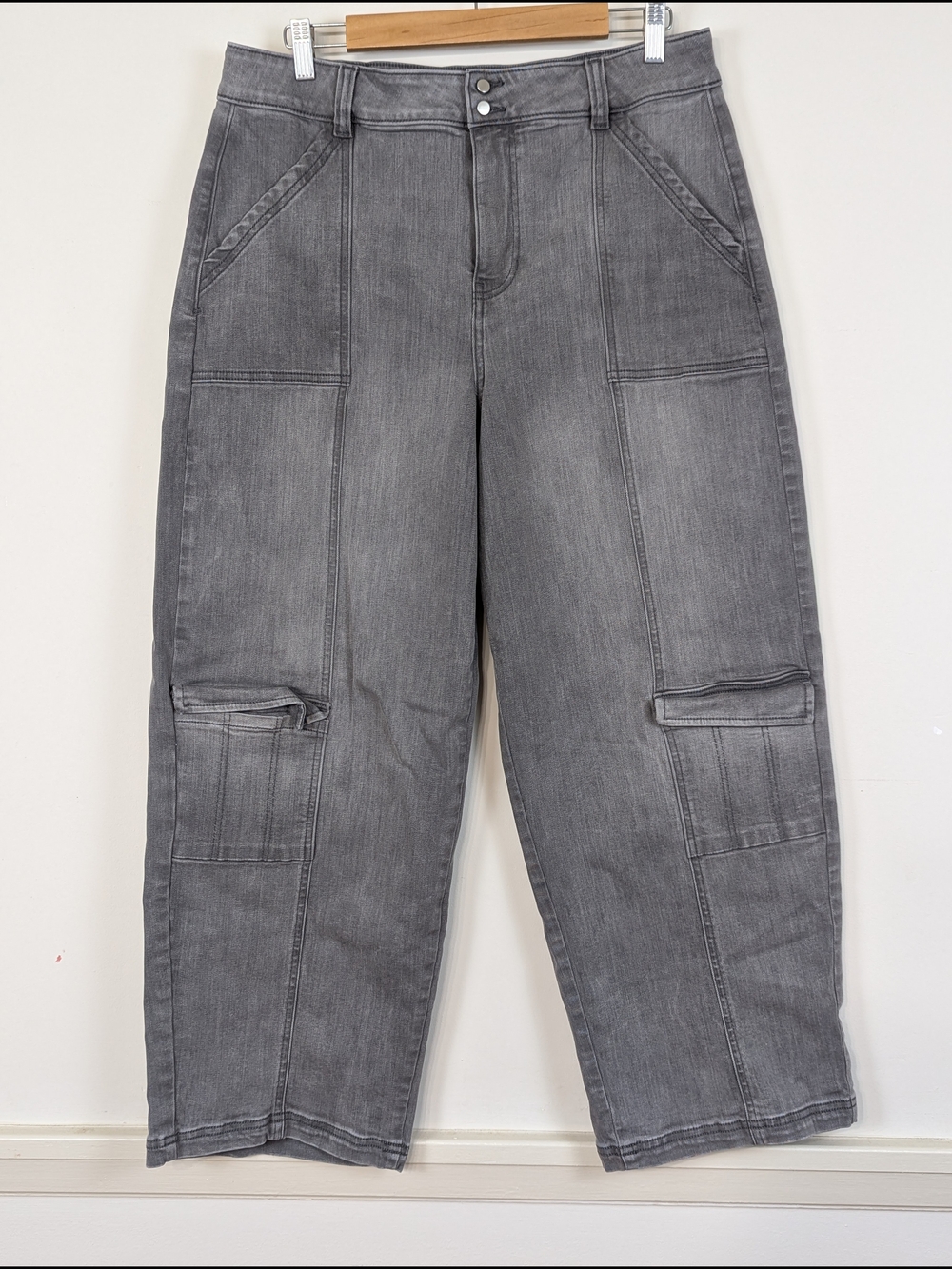 VENUS Gray High-Rise Barrel Leg Cargo Jeans Stretch